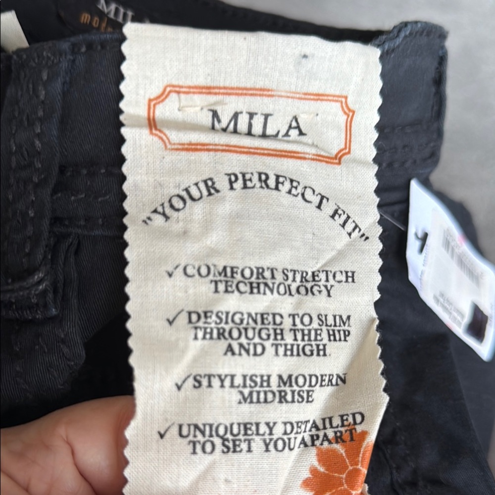 Union Bay Supplies Mila Modern Crop Black Pants. Size 10. - Picture 11 of 12